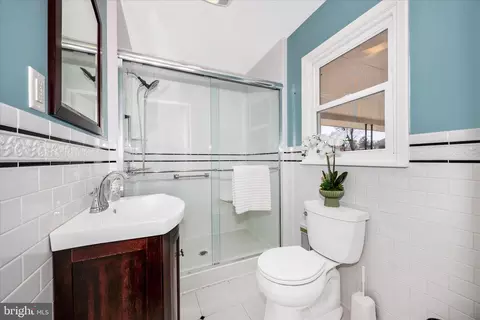 Bath - 504 A Valley St, Frederick, MD 21701 photo 1 of 2