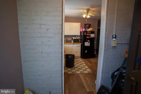 Entry Way - 24 Hamilton Ave, Frederick, MD 21701 photo 6 of 11