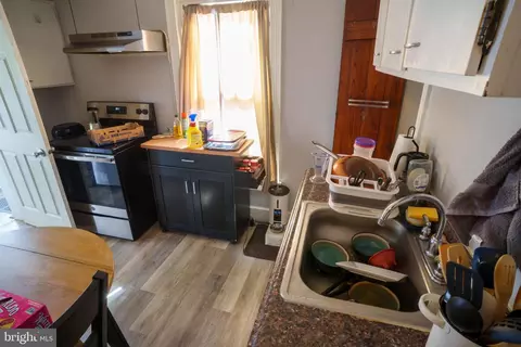 Entry Way - 24 Hamilton Ave, Frederick, MD 21701 photo 3 of 11