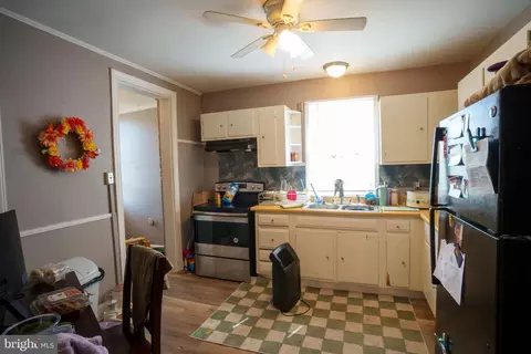 Entry Way - 24 Hamilton Ave, Frederick, MD 21701 photo 8 of 11