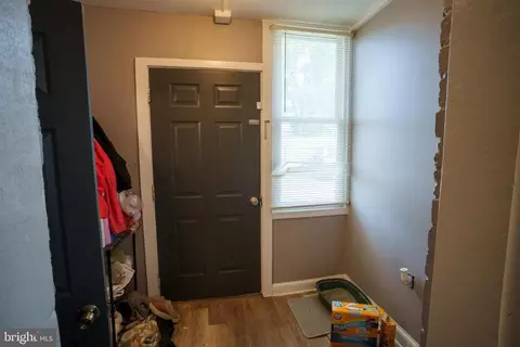 Entry Way - 24 Hamilton Ave, Frederick, MD 21701 photo 5 of 11
