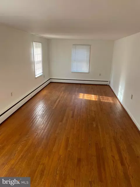 Living - 10524 Stull, Frederick, MD 21702 photo 3 of 11