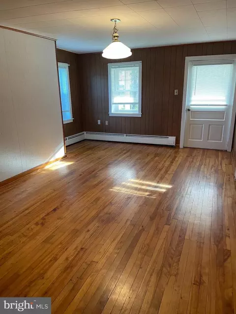 Living - 10524 Stull, Frederick, MD 21702 photo 4 of 11