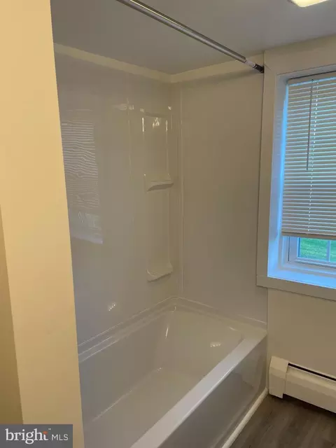 Bath - 10524 Stull, Frederick, MD 21702 photo 2 of 3