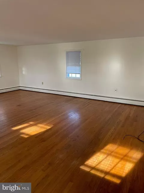 Living - 10524 Stull, Frederick, MD 21702 photo 8 of 11