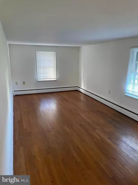 Living - 10524 Stull, Frederick, MD 21702 photo 2 of 11
