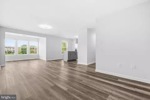 Living - 6413 Weatherby Ct #E, Frederick, MD 21703 photo 1 of 3