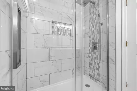 Bath - 6413 Weatherby Ct #E, Frederick, MD 21703 photo 2 of 2