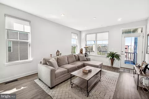 Living - 3234 Starlight St, Frederick, MD 21704 photo 1 of 1