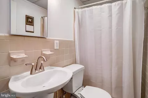 Bath - 6101 Pembrook St, Frederick, MD 21704 photo 3 of 3