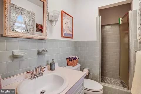 Bath - 6101 Pembrook St, Frederick, MD 21704 photo 1 of 3