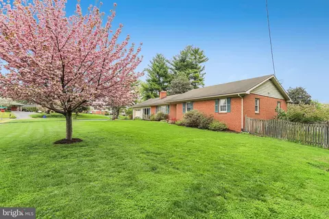 Exterior - 6101 Pembrook St, Frederick, MD 21704 photo 5 of 6