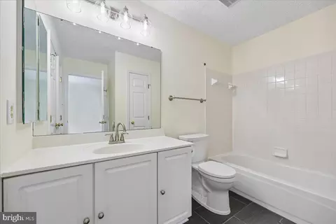Bath - 5481 Prince William Ct, Frederick, MD 21703 photo 3 of 4