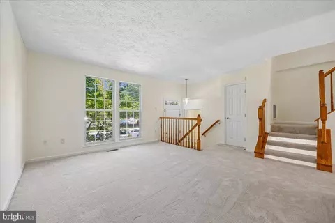 Living - 5481 Prince William Ct, Frederick, MD 21703 photo 5 of 9