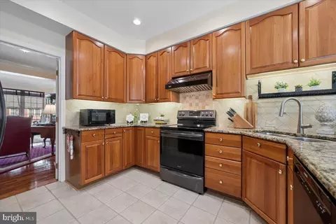 Kitchen - 2231 Bear Den Rd, Frederick, MD 21701 photo 3 of 6