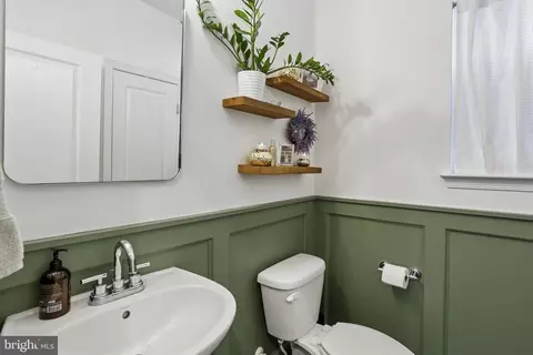 Entry Way - 1109 Saxton Dr, Frederick, MD 21702 photo 5 of 13