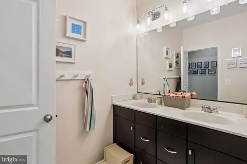 Bath - 1109 Saxton Dr, Frederick, MD 21702 photo 2 of 3