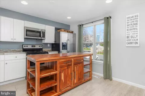 Kitchen - 1494 Dockside Ct, Frederick, MD 21701 photo 4 of 4
