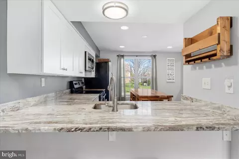 Kitchen - 1494 Dockside Ct, Frederick, MD 21701 photo 3 of 4