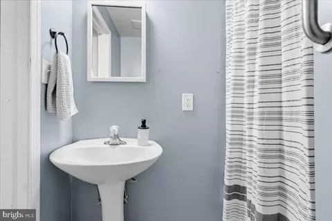 Bath - 1494 Dockside Ct, Frederick, MD 21701 photo 2 of 2