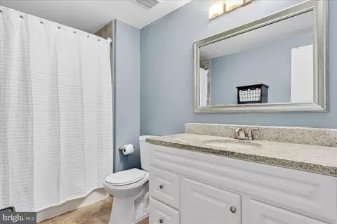 Bath - 1494 Dockside Ct, Frederick, MD 21701 photo 1 of 2