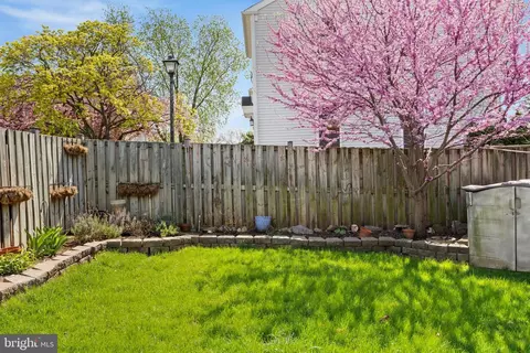 Exterior - 5757 Sunset View Ln, Frederick, MD 21703 photo 4 of 8