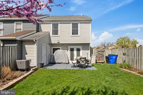 Exterior - 5757 Sunset View Ln, Frederick, MD 21703 photo 5 of 8