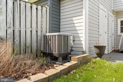Exterior - 5757 Sunset View Ln, Frederick, MD 21703 photo 7 of 8