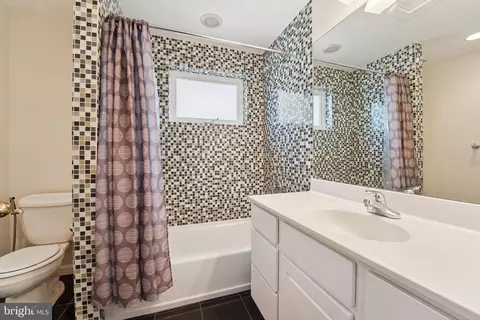 Bath - 5447 Stone Rd, Frederick, MD 21703 photo 5 of 5