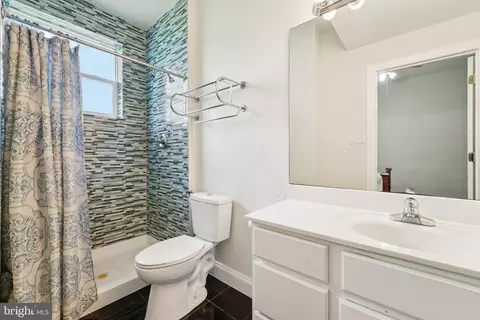 Bath - 5447 Stone Rd, Frederick, MD 21703 photo 3 of 5