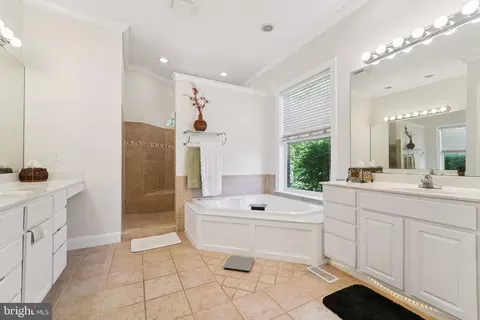 Bath - 5447 Stone Rd, Frederick, MD 21703 photo 1 of 5