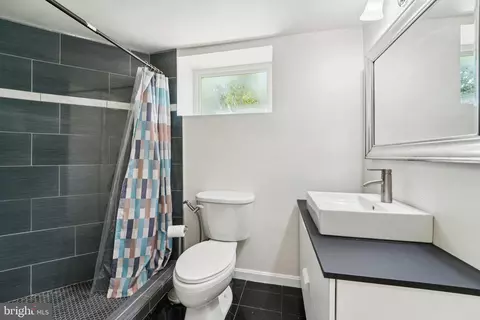 Bath - 5447 Stone Rd, Frederick, MD 21703 photo 4 of 5