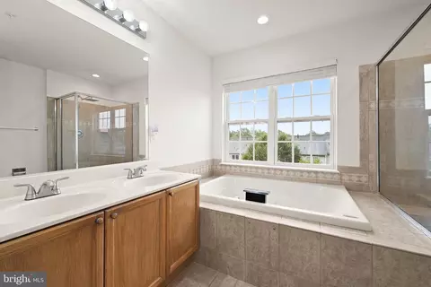 Bath - 3729 Singleton Ter, Frederick, MD 21704 photo 2 of 5