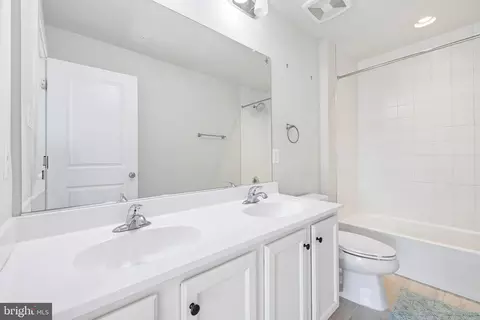Entry Way - 2048 Chamberlain Dr, Frederick, MD 21702 photo 4 of 5