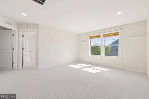 Bedroom - 2048 Chamberlain Dr, Frederick, MD 21702 photo 3 of 4