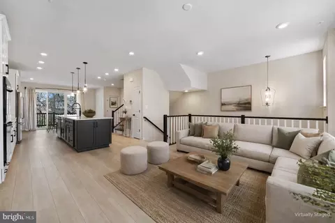 2132 Peace Lily Ln, Frederick, MD 21702