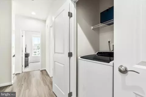 Entry Way - 822 Lindley Rd, Frederick, MD 21701 photo 9 of 11