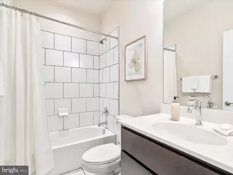 Bath - 822 Lindley Rd, Frederick, MD 21701 photo 2 of 4