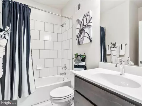 Bath - 822 Lindley Rd, Frederick, MD 21701 photo 4 of 4