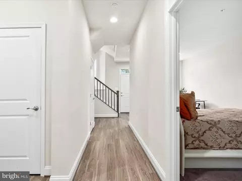 Entry Way - 822 Lindley Rd, Frederick, MD 21701 photo 6 of 11