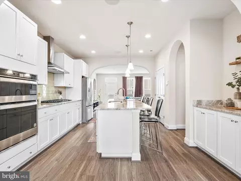 Entry Way - 822 Lindley Rd, Frederick, MD 21701 photo 1 of 11