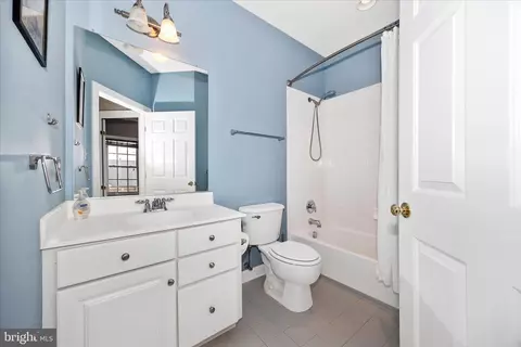 Bath - 9441 Dunraven St, Frederick, MD 21704 photo 3 of 4