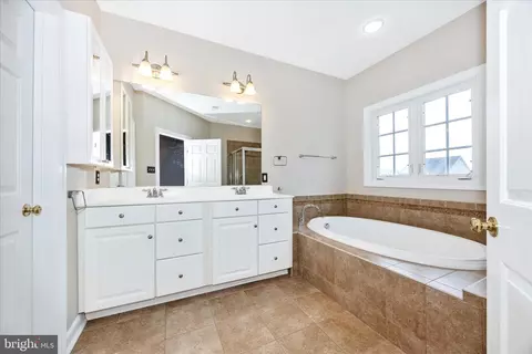 Bath - 9441 Dunraven St, Frederick, MD 21704 photo 1 of 4