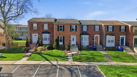 1090 E Thornhill Pl, Frederick, MD 21703