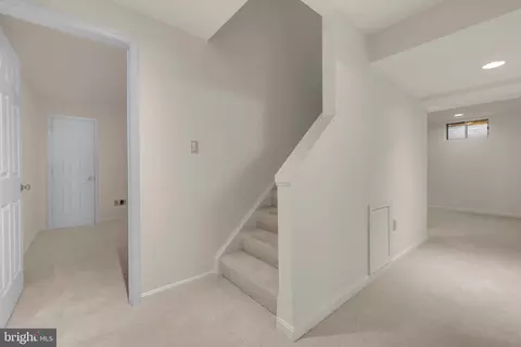 Entry Way - 1027 Dulaney Mill Dr, Frederick, MD 21702 photo 13 of 14