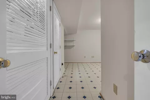 Entry Way - 1027 Dulaney Mill Dr, Frederick, MD 21702 photo 11 of 14