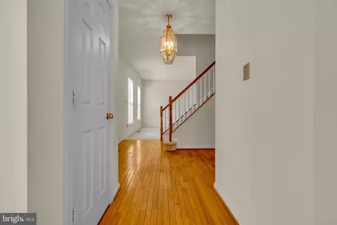 Entry Way - 1027 Dulaney Mill Dr, Frederick, MD 21702 photo 3 of 14