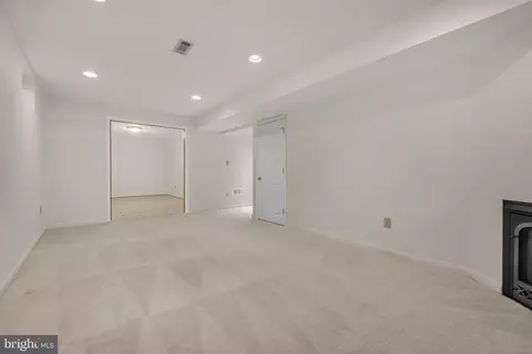 Living - 1027 Dulaney Mill Dr, Frederick, MD 21702 photo 4 of 10