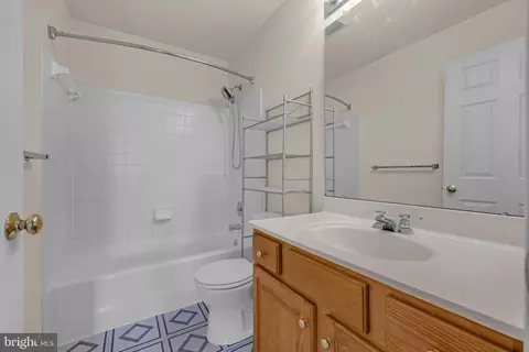 Bath - 1027 Dulaney Mill Dr, Frederick, MD 21702 photo 4 of 6