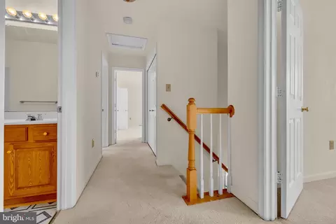 Entry Way - 1027 Dulaney Mill Dr, Frederick, MD 21702 photo 10 of 14